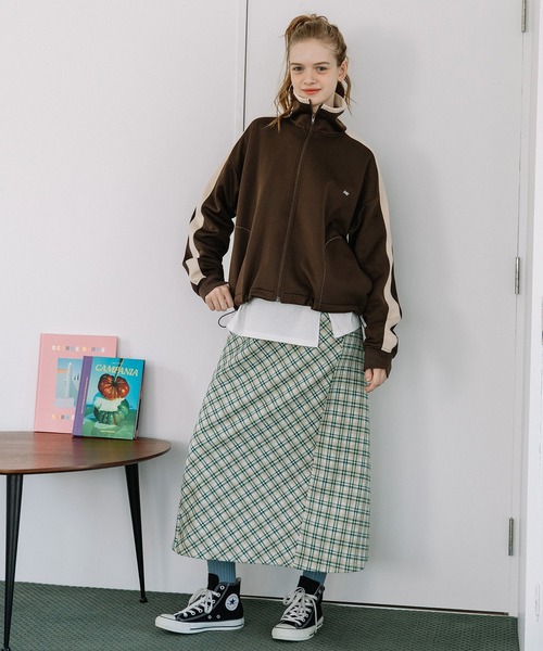 POU DOU DOU（プードゥドゥ）の「pdd刺繍クロップドトラックジャケット（その他アウター・レディース・ブラウン/ベージュ/ブルー・3）」の7枚目の写真