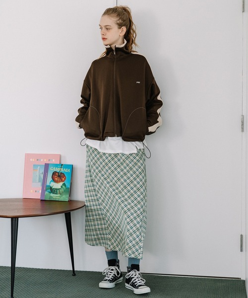 POU DOU DOU（プードゥドゥ）の「pdd刺繍クロップドトラックジャケット（その他アウター・レディース・ブラウン/ベージュ/ブルー・3）」の8枚目の写真