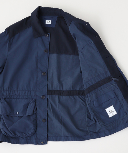 C.P. COMPANY(シーピーカンパニー)の「C.P.Company / シーピーカンパニー FLATT NLN MIXED BUTTON LENS JKT(カバーオール・メンズ・グレー/ネイビー・SMALL/MEDIUM/LARGE)」の5枚目の写真