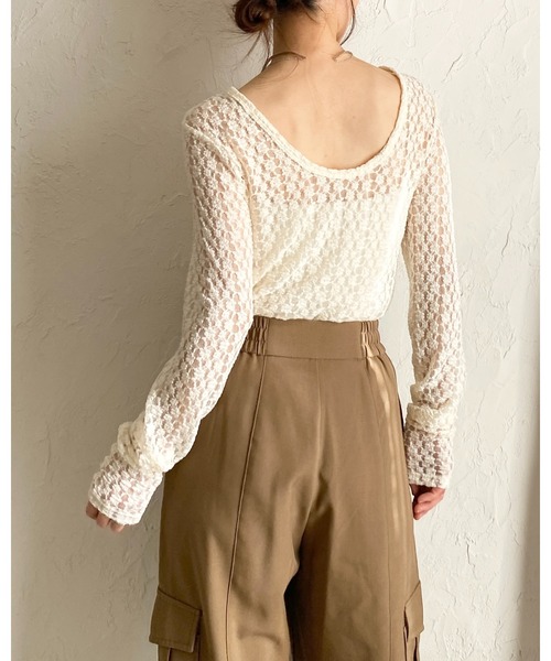 She's Closet(シーズクローゼット)の「長袖バックオープンクルーネック レースシアートップス(Tシャツ/カットソー・レディース・ブラウン/アイボリー/ブラック・FREE)」の7枚目の写真