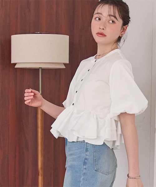 titivate(ティティベイト)の「ランダムフリルヘムシャツトップス(シャツ/ブラウス・レディース・オフホワイト/ブルー/ブラック/ブルー系その他/ピンク・L/M)」の7枚目の写真