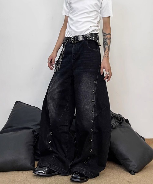 Ressaca(レサーカ)の「アイレットデザインカーブデニムパンツ(デニムパンツ・メンズ・ブラック・L/XL/M)」の9枚目の写真