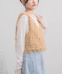 RETRO GIRL（レトロガール）の「フェザーショートベスト（ベスト）」