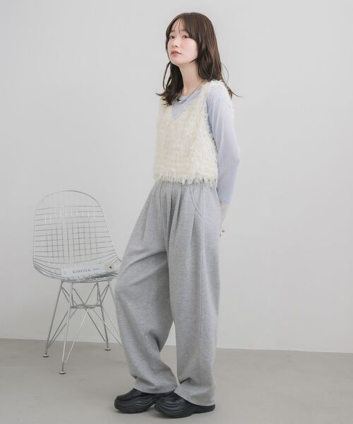 RETRO GIRL(レトロガール)の「フェザーショートベスト(ベスト・レディース・ブラック/ベージュ/ナチュラル・FREE)」の7枚目の写真