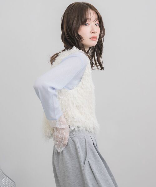 RETRO GIRL(レトロガール)の「フェザーショートベスト(ベスト・レディース・ブラック/ベージュ/ナチュラル・FREE)」の9枚目の写真