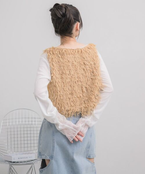 RETRO GIRL(レトロガール)の「フェザーショートベスト(ベスト・レディース・ブラック/ベージュ/ナチュラル・FREE)」の22枚目の写真