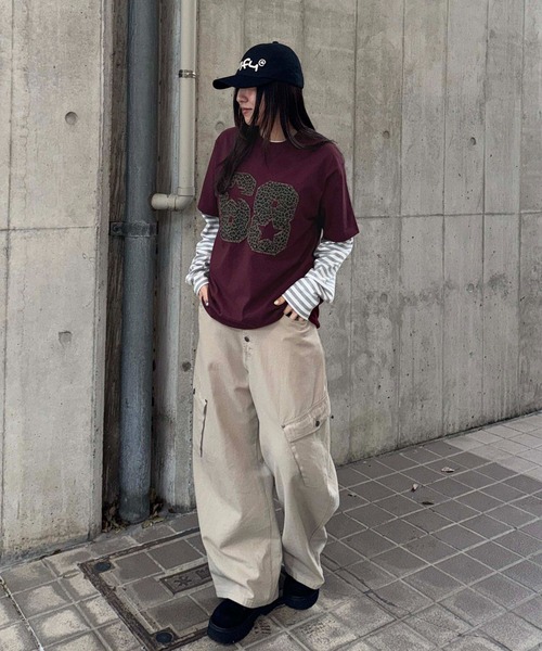 sedacle(セダクル)の「レオパ―ドアップリケTシャツ(Tシャツ/カットソー・メンズ・オフホワイト/ボルドー・MEDIUM/SMALL/LARGE)」の14枚目の写真