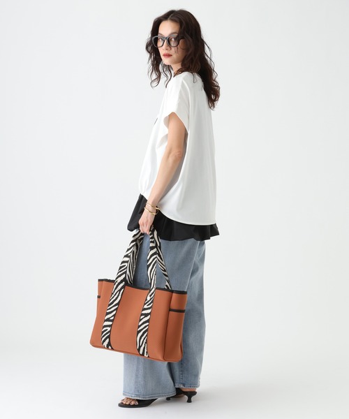 Elura（エルーラ）の「≪UVカット・接触冷感≫フロントギャザーロゴT/670094（Tシャツ/カットソー・レディース・ブラック/ホワイト×ブラック/ホワイト×ピンク/ダークブラウン・FREE）」の6枚目の写真