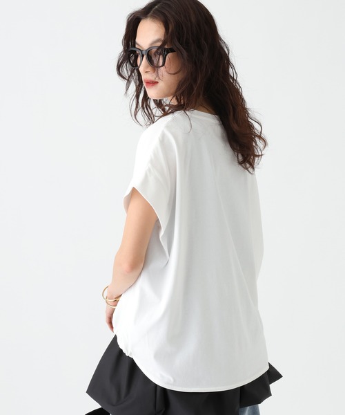 Elura（エルーラ）の「≪UVカット・接触冷感≫フロントギャザーロゴT/670094（Tシャツ/カットソー・レディース・ブラック/ホワイト×ブラック/ホワイト×ピンク/ダークブラウン・FREE）」の5枚目の写真
