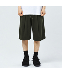 S'EST（エスイーエスティー）の「バミューダワイドフィットワンタックトレーニングショートパンツ - カーキ（その他パンツ）」