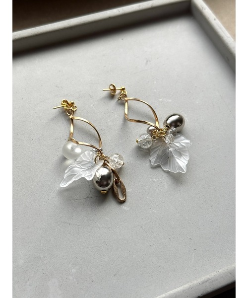 tone(トーン)の「【musk】フロストリーフのシンプルピアス(MA)(ピアス(両耳用)・レディース・シルバー・FREE)」の1枚目の写真