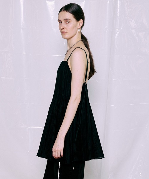MAISON SPECIAL(メゾンスペシャル)の「【PRE-ORDER】Knife Pleat Mini Dress/ナイフプリーツミニワンピース(シャツ/ブラウス・レディース・ブラック/アイボリー・FREE)」の5枚目の写真