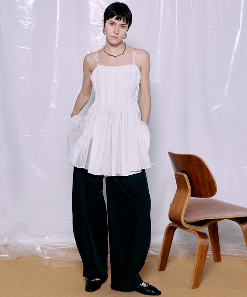 MAISON SPECIAL(メゾンスペシャル)の「【PRE-ORDER】Knife Pleat Mini Dress/ナイフプリーツミニワンピース(シャツ/ブラウス・レディース・ブラック/アイボリー・FREE)」の6枚目の写真