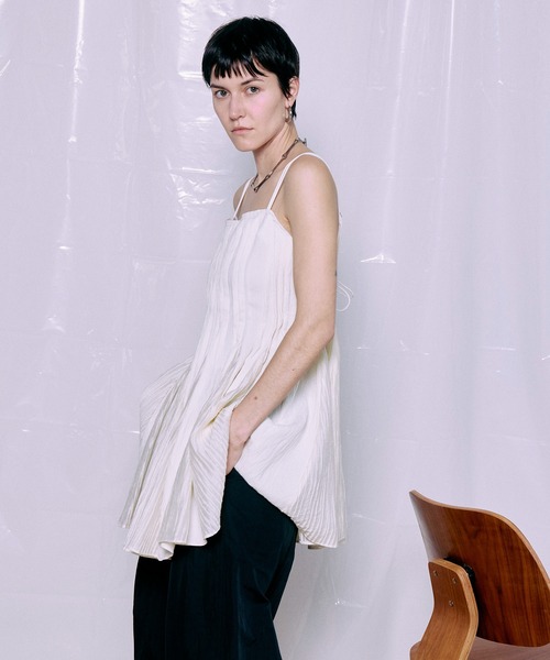 MAISON SPECIAL(メゾンスペシャル)の「【PRE-ORDER】Knife Pleat Mini Dress/ナイフプリーツミニワンピース(シャツ/ブラウス・レディース・ブラック/アイボリー・FREE)」の8枚目の写真