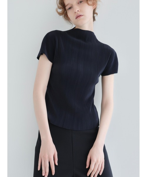 NOWNS(ナウンス)の「Seine | Pleats tops(Tシャツ/カットソー・レディース・アイボリー/グレー/ブラック/ネイビー/ブラウン・FREE)」の1枚目の写真