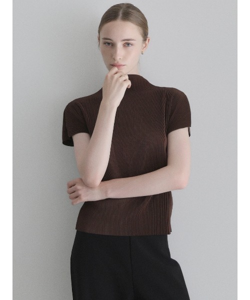 NOWNS(ナウンス)の「Seine | Pleats tops(Tシャツ/カットソー・レディース・アイボリー/グレー/ブラック/ネイビー/ブラウン・FREE)」の5枚目の写真