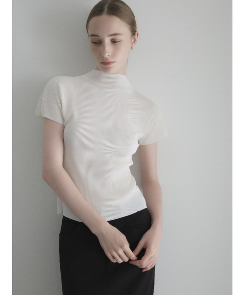 NOWNS(ナウンス)の「Seine | Pleats tops(Tシャツ/カットソー・レディース・アイボリー/グレー/ブラック/ネイビー/ブラウン・FREE)」の2枚目の写真
