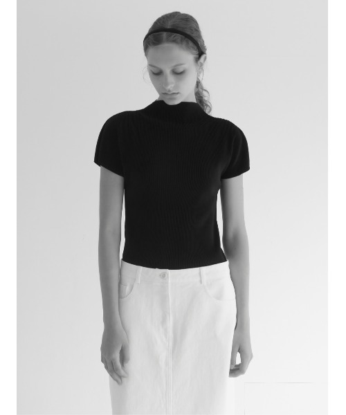 NOWNS(ナウンス)の「Seine | Pleats tops(Tシャツ/カットソー・レディース・アイボリー/グレー/ブラック/ネイビー/ブラウン・FREE)」の11枚目の写真