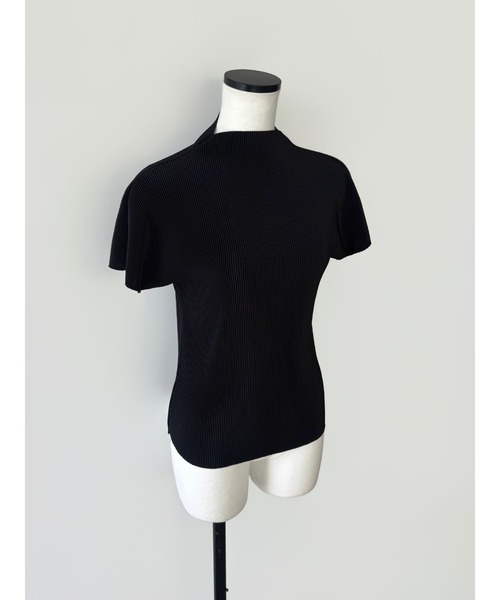 NOWNS(ナウンス)の「Seine | Pleats tops(Tシャツ/カットソー・レディース・アイボリー/グレー/ブラック/ネイビー/ブラウン・FREE)」の22枚目の写真