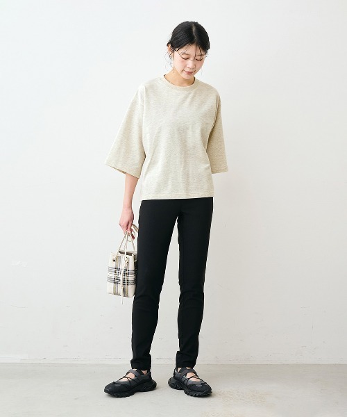 Live in comfort(リブインコンフォート)の「リブ イン コンフォート 抜け感UP!重ねるためのミニ裏毛トップス(Tシャツ/カットソー・レディース・ブラック/オートミール/チャコールグレー・M/S/3L/LL/L)」の19枚目の写真