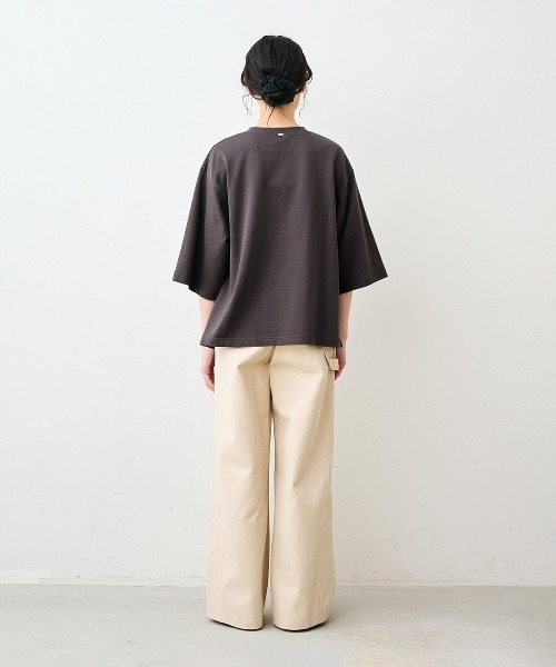 Live in comfort(リブインコンフォート)の「リブ イン コンフォート 抜け感UP!重ねるためのミニ裏毛トップス(Tシャツ/カットソー・レディース・ブラック/オートミール/チャコールグレー・M/S/3L/LL/L)」の10枚目の写真