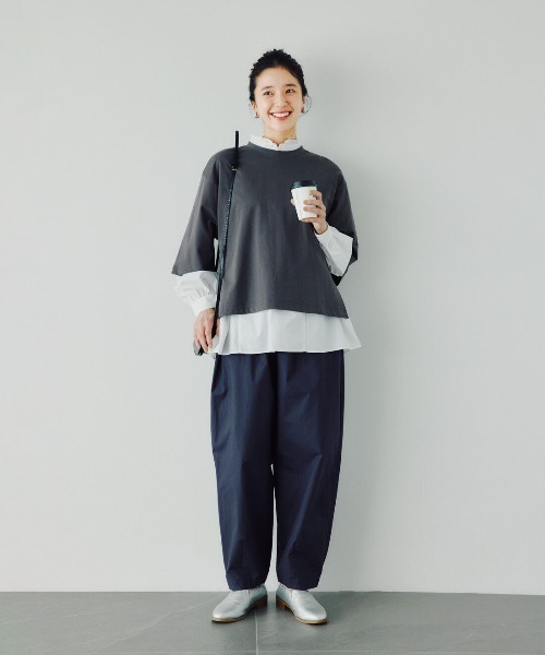 Live in comfort(リブインコンフォート)の「リブ イン コンフォート 抜け感UP!重ねるためのミニ裏毛トップス(Tシャツ/カットソー・レディース・ブラック/オートミール/チャコールグレー・M/S/3L/LL/L)」の6枚目の写真