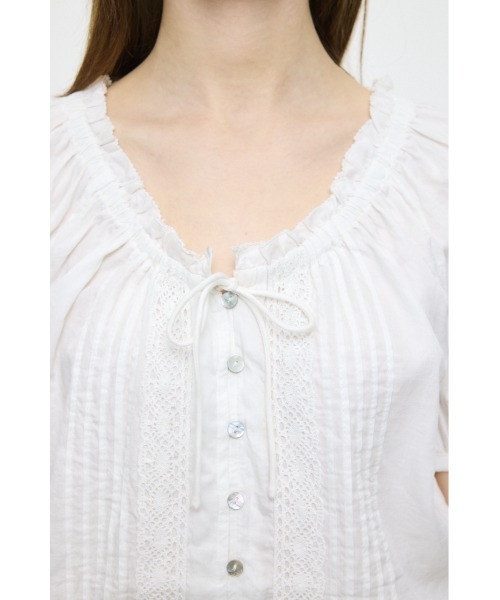 MOUSSY(マウジー)の「SCOOP NECK PIN TUCK ブラウス(シャツ/ブラウス・レディース・ブラック/ネイビー/ホワイト・FREE)」の19枚目の写真
