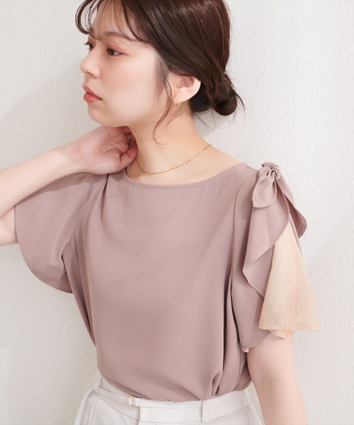 natural couture(ナチュラルクチュール)の「肩リボンラッフルフレア袖ブラウス(シャツ/ブラウス・レディース・ネイビー/ミント/ピンクベージュ/グレー/オフホワイト・FREE)」の5枚目の写真