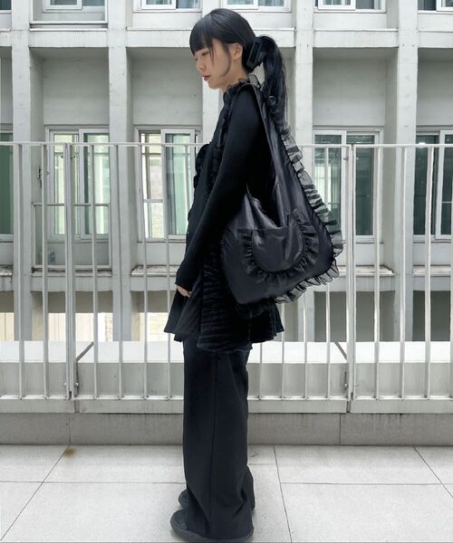 MOIREMOA（モアレモア）の「Lustre Shirring Bag-Black（ショルダーバッグ・レディース・その他・FREE）」の8枚目の写真