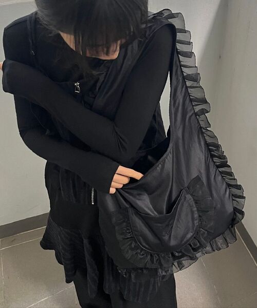 MOIREMOA（モアレモア）の「Lustre Shirring Bag-Black（ショルダーバッグ・レディース・その他・FREE）」の9枚目の写真