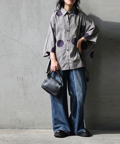 antiqua(アンティカ)の「ドルマン風 綿100 ドット柄 シャツ(シャツ/ブラウス・レディース・ブラック/グレー・ONESIZE)」の4枚目の写真