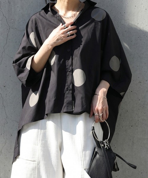 antiqua(アンティカ)の「ドルマン風 綿100 ドット柄 シャツ(シャツ/ブラウス・レディース・ブラック/グレー・ONESIZE)」の3枚目の写真