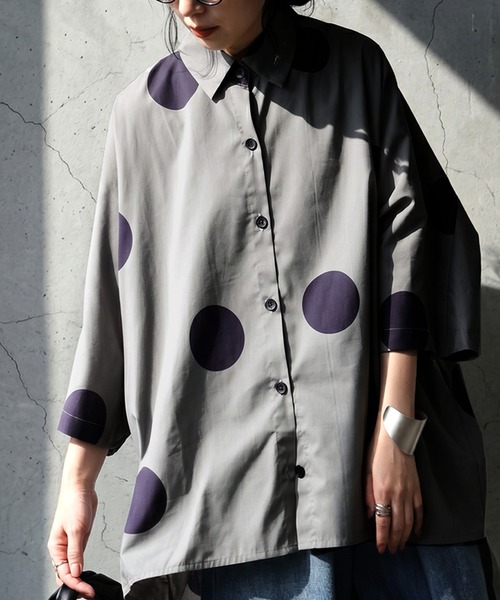 antiqua(アンティカ)の「ドルマン風 綿100 ドット柄 シャツ(シャツ/ブラウス・レディース・ブラック/グレー・ONESIZE)」の5枚目の写真