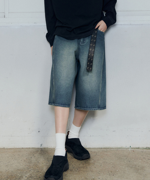 MAISON MINED(メゾンミネド)の「BACK-POINT BERMUDA PANTS BLUE(その他パンツ・メンズ・その他・SMALL/MEDIUM/LARGE)」の3枚目の写真