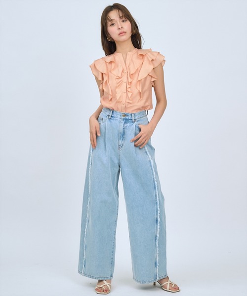 AND COUTURE(アンドクチュール)の「フリンジラインワイドデニムパンツ(デニムパンツ・レディース・ブルー/ライトブルー・SMALL/MEDIUM)」の5枚目の写真