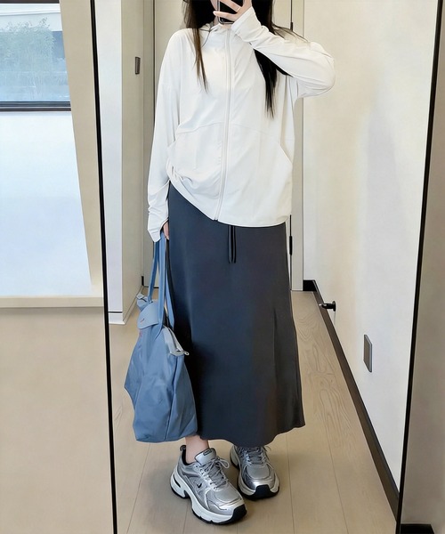 aimoha（アイモハ）の「UVカット 軽量 指穴付き フード付き ジップパーカー（パーカー・レディース・ホワイト/グリーン/ブルー・M/L）」の4枚目の写真