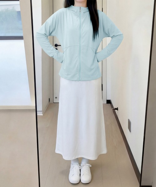 aimoha（アイモハ）の「UVカット 軽量 指穴付き フード付き ジップパーカー（パーカー・レディース・ホワイト/グリーン/ブルー・M/L）」の10枚目の写真