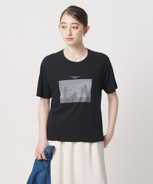 TICCA(ティッカ)の「<TICCA>バンド プリント Tシャツ(Tシャツ/カットソー・レディース・ダークグレー/ホワイト/レッド・FREE)」の4枚目の写真