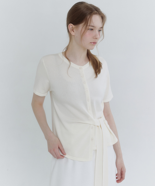 MICANE(ミケーネ)の「アベリオラストラップカーディガン(カーディガン/ボレロ・レディース・ブラック/クリーム・SMALL/MEDIUM/LARGE/X-LARGE)」の4枚目の写真
