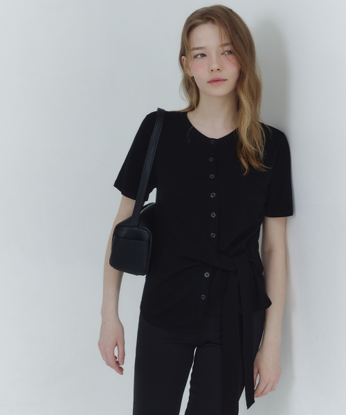 MICANE(ミケーネ)の「アベリオラストラップカーディガン(カーディガン/ボレロ・レディース・ブラック/クリーム・SMALL/MEDIUM/LARGE/X-LARGE)」の8枚目の写真