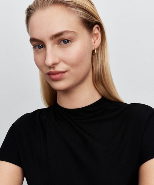 PANDORA（パンドラ）の「オーガニカリー シェイプド ストーンセット フープ ピアス（ピアス（両耳用）・レディース・イエローゴールド・FREE）」の2枚目の写真