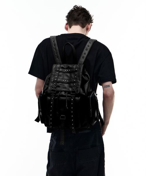 OPUS 0012(オーパス0012)の「Op. 10 VLAD STUDDED BACKPACK BLACK(バックパック/リュック・メンズ・その他・FREE)」の2枚目の写真