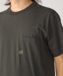 【WEB限定】SHIPS: エンブロイダリー SHロゴ ポケット Tシャツ