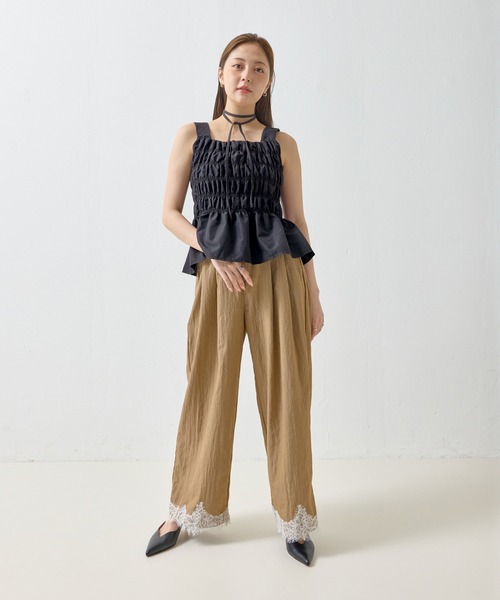 en CAnAF（エンカナフ）の「【トレンド感をプラス】チョーカーひも付き シャーリングペプラムトップス（タンクトップ・レディース・ブラウン/ブラック/オフホワイト/ブルー・フリー）」の14枚目の写真