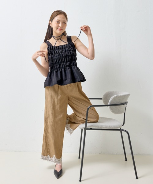 en CAnAF（エンカナフ）の「【トレンド感をプラス】チョーカーひも付き シャーリングペプラムトップス（タンクトップ・レディース・ブラウン/ブラック/オフホワイト/ブルー・フリー）」の11枚目の写真