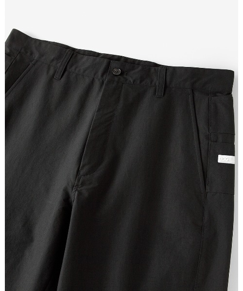 DoCLASSE( ドゥクラッセ)の「DCG/バーサタイル撥水 ストレッチパンツ(その他パンツ・メンズ・ブルー/ブラック/ダークベージュ・S(レギュラー丈)/L(トール丈)/L(レギュラー丈)/M(レギュラー丈)/XL(レギュラー丈)/M(トール丈)/S(トール丈)/XXL(レギュラー丈)/XL(トール丈))」の6枚目の写真