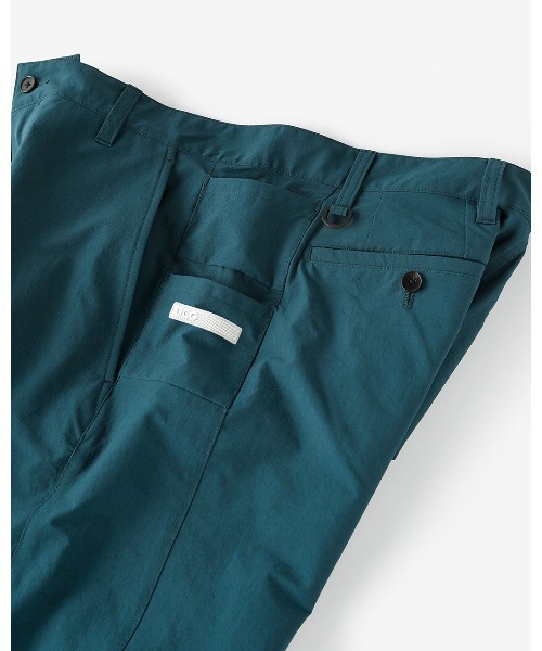 DoCLASSE( ドゥクラッセ)の「DCG/バーサタイル撥水 ストレッチパンツ(その他パンツ・メンズ・ブルー/ブラック/ダークベージュ・S(レギュラー丈)/L(トール丈)/L(レギュラー丈)/M(レギュラー丈)/XL(レギュラー丈)/M(トール丈)/S(トール丈)/XXL(レギュラー丈)/XL(トール丈))」の21枚目の写真