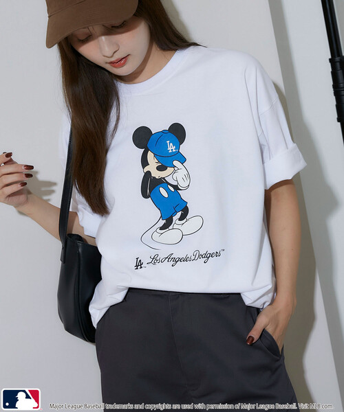 PUBLUX(パブリュクス)の「PUBLUX/パブリュクス MLB/MICKEY MOUSE/別注 プリント Tシャツ 限定展開(Tシャツ/カットソー・メンズ・ナチュラル/ライトグレー/オフホワイト/その他1/ホワイト/グレー・MEDIUM/SMALL/LARGE)」の2枚目の写真