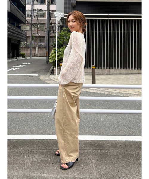 Ungrid(アングリッド)の「タックカーブラインパンツ(その他パンツ・レディース・ネイビー/ベージュ・FREE)」の13枚目の写真