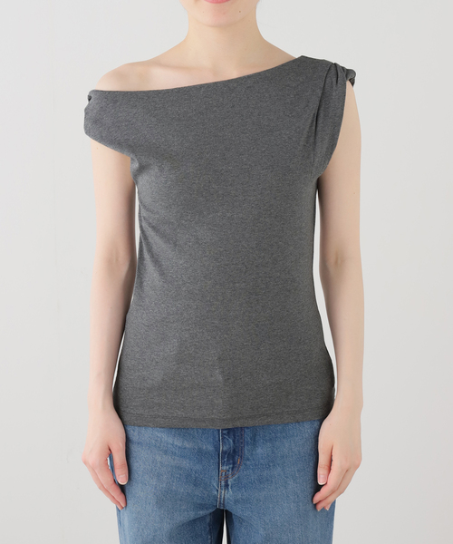 SLOBE IENA(スローブイエナ)の「オフショルダープルオーバー(Tシャツ/カットソー・レディース・ブラック/グレー・FREE)」の11枚目の写真